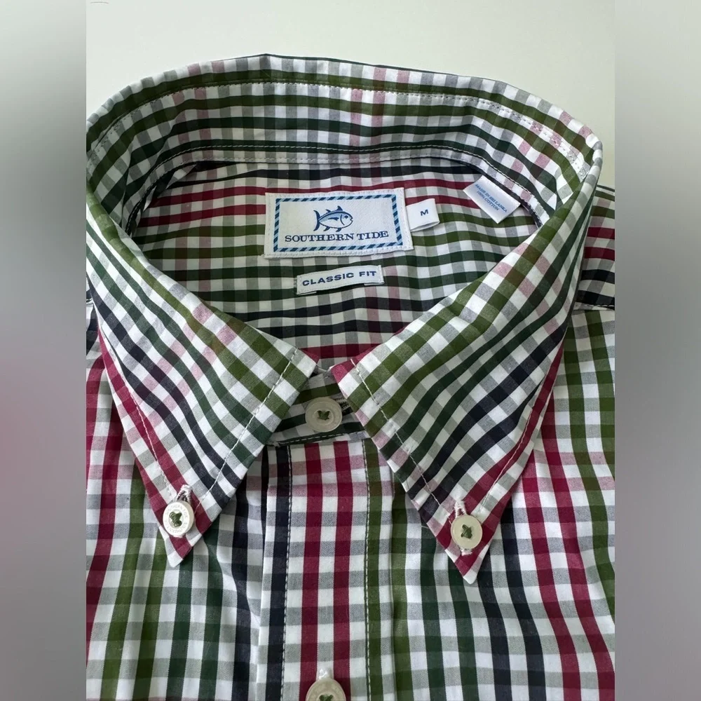 SOUTHERN TIDE classic fit button down shirt Size M